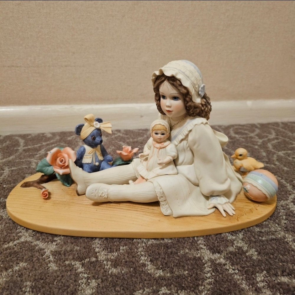 Jan Hagara Renny & Bluebeary Limited Edition Porcelain Figurine W20290 1989 - Picture 2 of 12